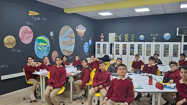 Konya'da ortaokula modern laboratuvar kazandırıldı