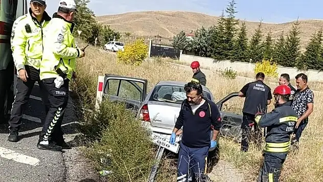 Konya'da otomobil devrildi, 2 kişi yaralandı