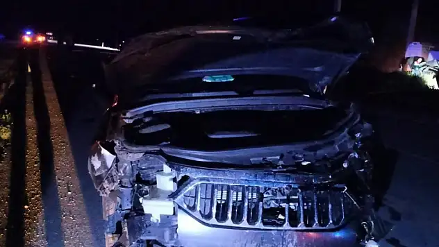 Konya'da otomobil ile kamyonetin çarpıştığı kazada 2 kişi öldü!