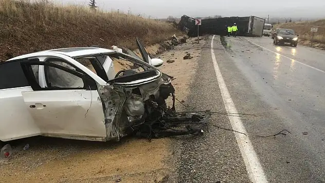 Konya'da otomobil ile tır çarpıştı: 2 yaralı
