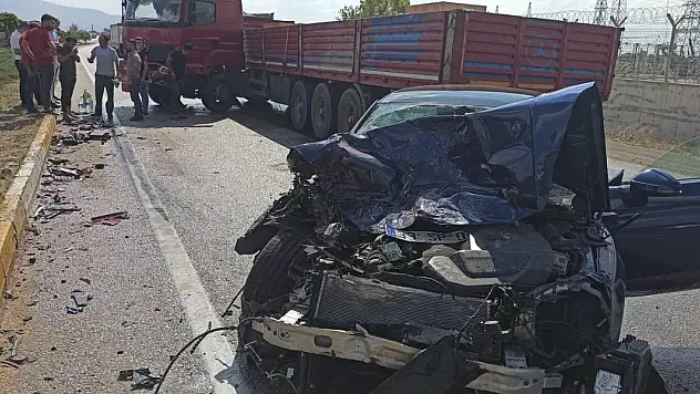 Konya'da otomobil ile tır çarpıştı: 2 yaralı