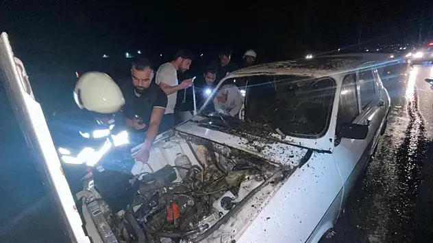 Konya'da otomobilde çıkan yangın söndürüldü