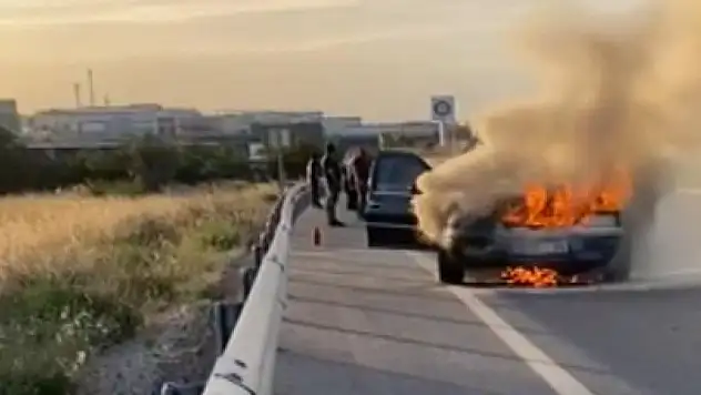Konya'da otomobilde çıkan yangın söndürüldü