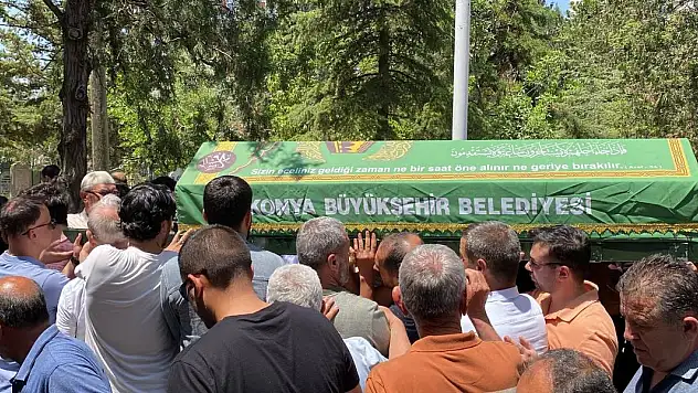 Konya'da otomobilin çarptığı motokurye son yolculuğuna uğurlandı