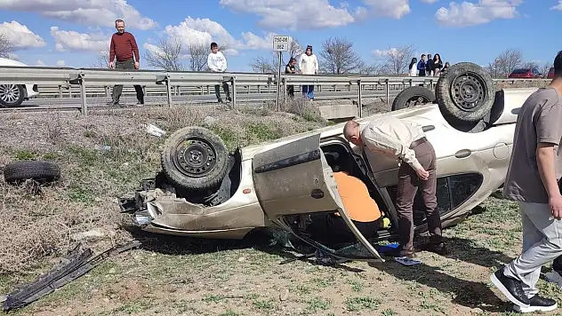 Konya'da otomobilin takla atmasıyla 2 kişi yaralandı