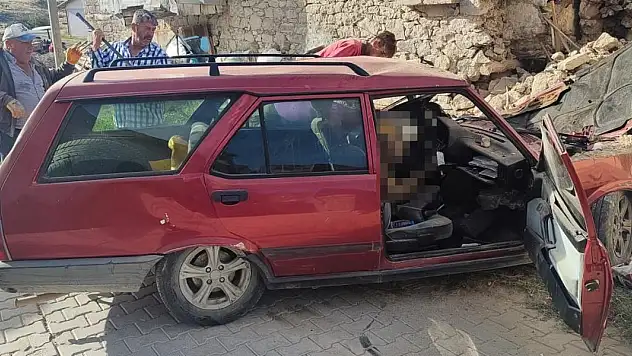 Konya'da otomobiliyle kerpiç eve çarptı, hayatını kaybetti