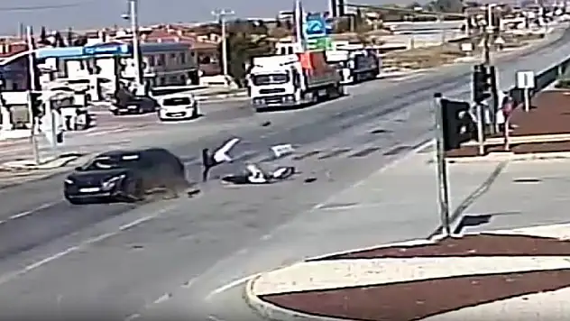 Konya'da otomobille çarpışan motosikletli yaralandı
