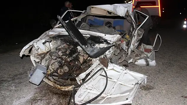 Konya'da otomobille çarpışan traktör ikiye bölündü: 1 ölü, 1 yaralı