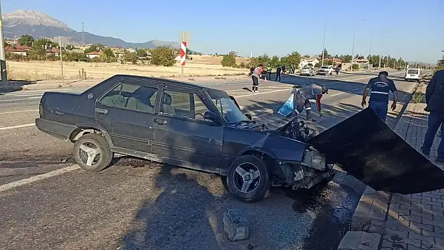 Konya'da otomobiller birbirine girdi!