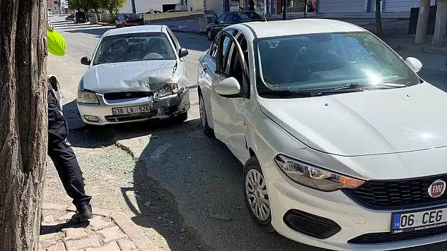 Konya'da otomobiller çarpıştı: 1 yaralı