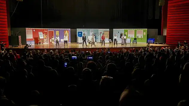 Konya'da 'Paldır Güldür Şov 7' Seyirciyle Buluştu