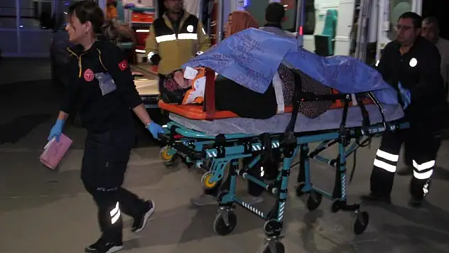 Konya'da römork devrildi: 5 yaralı!