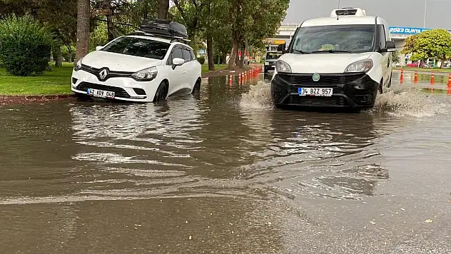Konya'da sağanak hazırlıksız yakaladı!