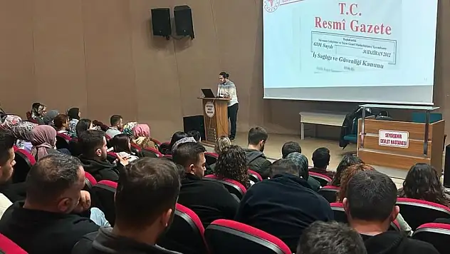 Konya'da sağlıkçılara iş sağlığı ve güvenliği eğitimi verildi