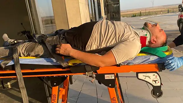 Konya'da Şaşırtan Kaza: Otomobil Koyunlara Çarptı, Sürücü Yaralandı