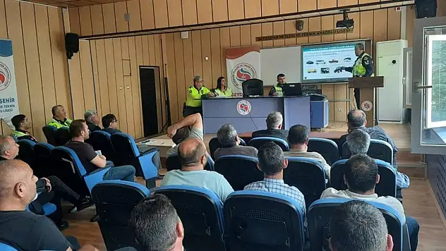 Konya'da servis sürücüleri ve okul müdürlerine taşımacılık eğitimi