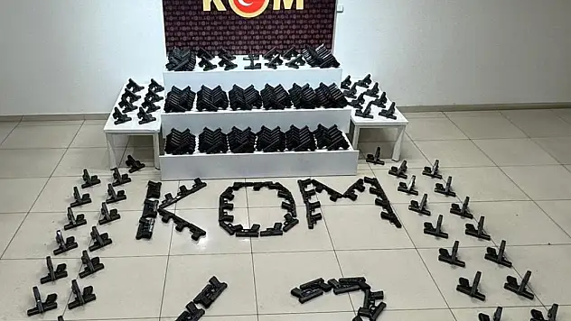 Konya'da silah kaçakçılığı operasyonunda baba ile oğlu tutuklandı