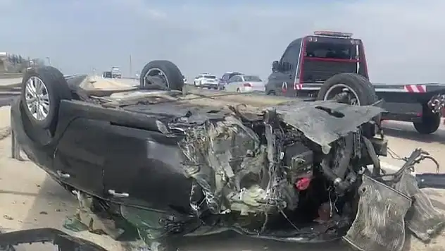 Konya'da takla atan otomobildeki karı koca yaralandı