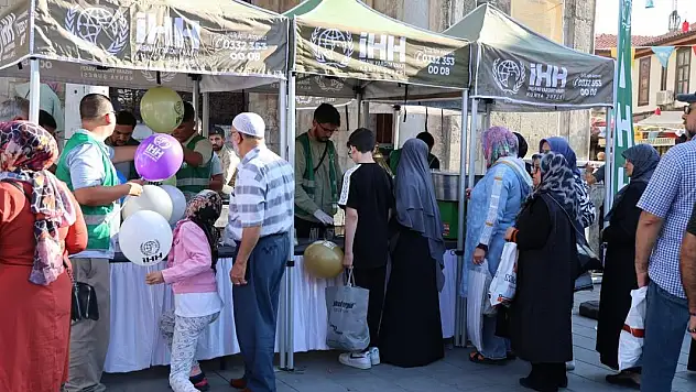 Konya'da Tarihi Çarşı Şenlendi