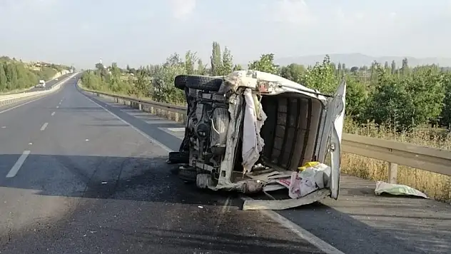 Konya'da tarım işçilerini taşıyan kamyonete otomobil çarptı: 8 Yaralı