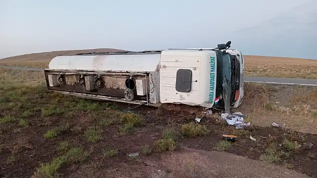 Konya'da Tehlikeli Kaza! Tanker Yan Yattı