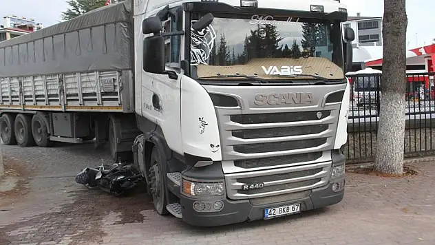 Konya'da tırla çarpışan motosikletteki 2 kişi yaralandı
