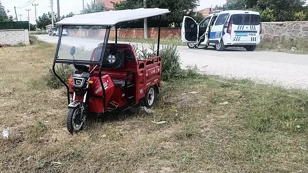 Konya'da üç tekerlekli yoldan çıktı! 2 yaralı!