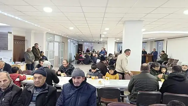 Konya'da umreye gidenler dualarla uğurlandı