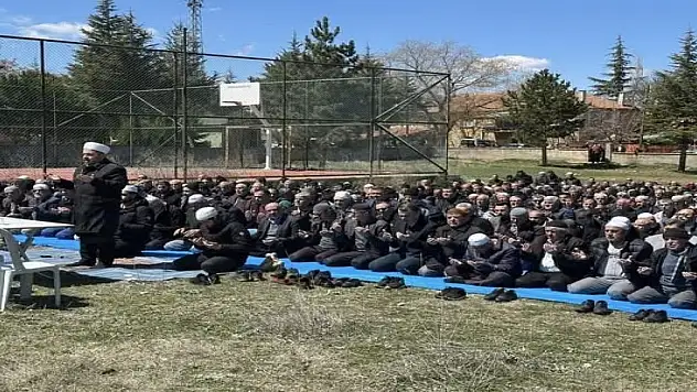 Konya'da üreticiler yağışlar için şükür duası yaptı
