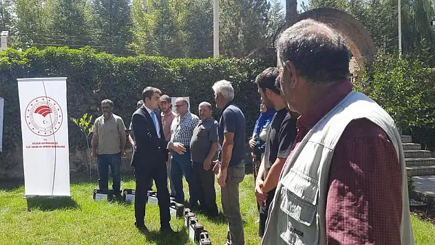 Konya'da üreticilere yüzde yüz hibeli budama makası verildi