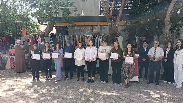 Konya'da yıl sonu sergisi açıldı!