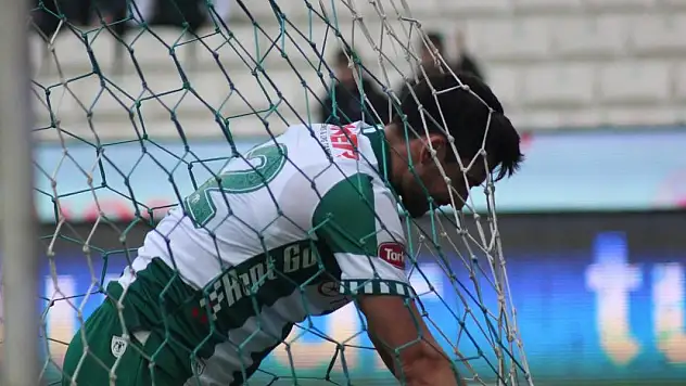 Konya'da yine aynı son! Konyaspor 90'da yıkıldı