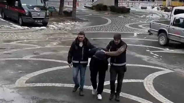 Konya'da yolcu otobüsünde uyuşturucu hapla yakalanan şüpheli tutuklandı