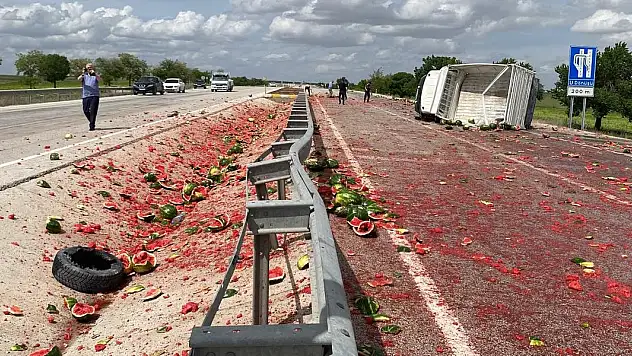 Konya'daki kazada yol kırmızıya boyandı!