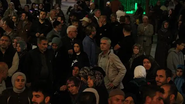 Konya'dan ilk hac kafilesi dualarla uğurlandı