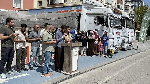 Konya'dan Sudan'a 4 yardım tırı uğurlandı