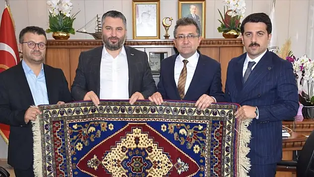 Konyalı Bakan Yardımcısı İnan Karapınar'ı ziyaret etti