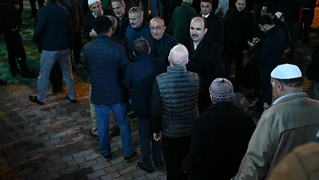 Konyalı başkanlar ilk teravihte vatandaşlarla buluştu