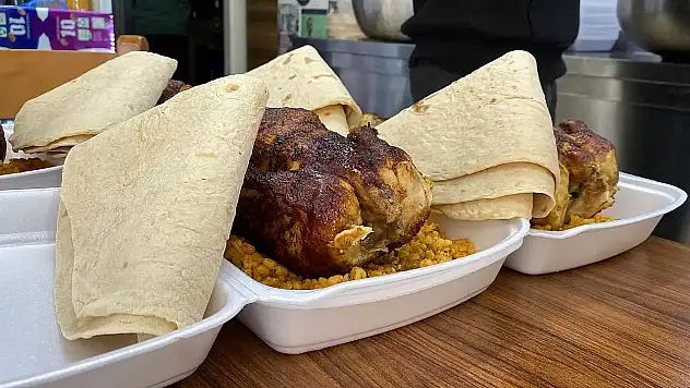 Konyalı esnafın 'Askıda Yemek' uygulaması 120 hanenin yüzünü güldürüyor!