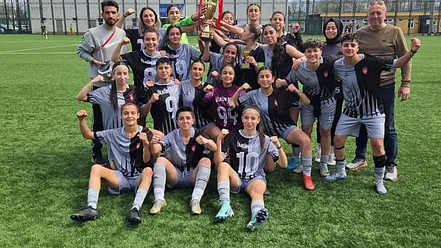 Konyalı kızlardan büyük zafer! 2.Lig'in en başarılı takımı oldular