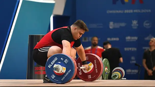 Konyalı milli sporcu Ali Oflaz, madalya mücadelesi verdi