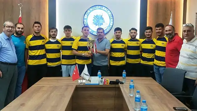 Konyalı şampiyonlar kupalarını aldı