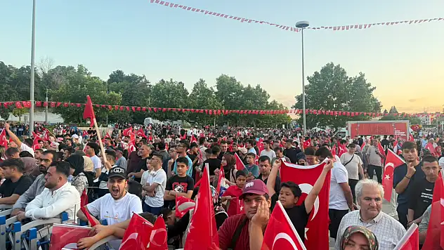 Konyalılar 15 Temmuz'da meydanları doldurdu!