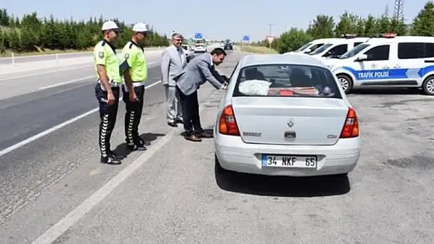 Konya'nın farklı bölgelerinde trafik denetimleri sürüyor