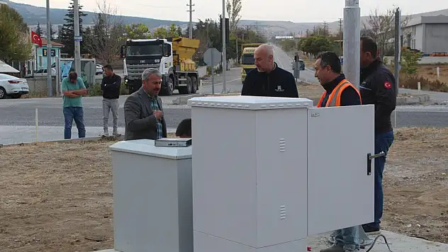 Konya'nın ilçesinde ışıklandırma sistemiyle kazalar önlenecek!