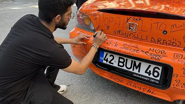 Konya'nın İmza Arabası! Gören Kalemini Kaptığı Gibi Koşuyor!
