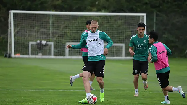 Konyaspor'a dev final öncesinde golcüsünden iyi haber!