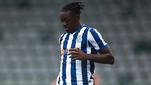 Konyaspor, Angolalı orta saha için görüşmelerini son aşamaya getirdi