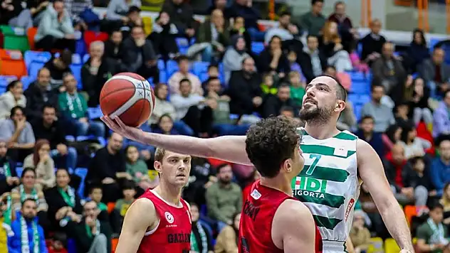 Konyaspor, basketbol şubesini parkelerden çekiyor