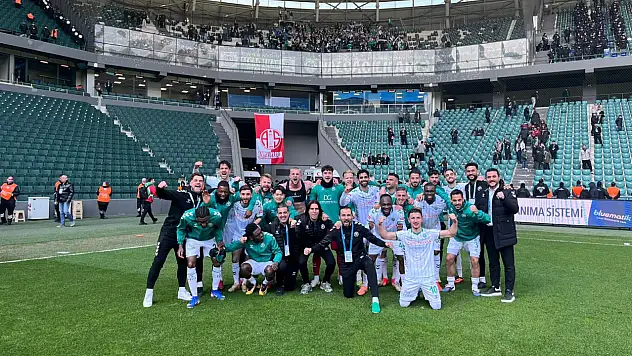 Konyaspor'dan hayati geri dönüş! Kocaeli'nde 3 puan bizim! 1-2